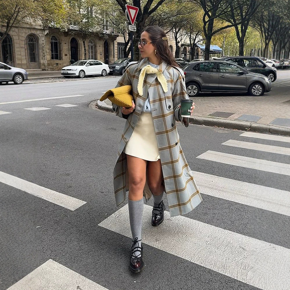 Damen langer kariierter Mantel im Trenchcoat-Stil mit doppelter Knopfleiste Nord Taschen