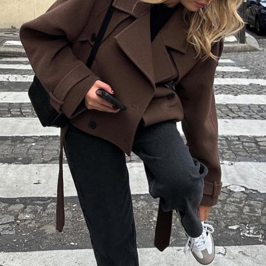 Damen Kurz geschnittener Oversize-Wollmix-Peacoat mit weitem Revers und Bindegürtel Nord Taschen