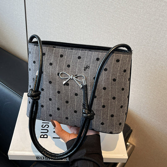 Damen Umhängetasche mit eleganten Punkten und verstellbarem Kordelzug Nord Taschen
