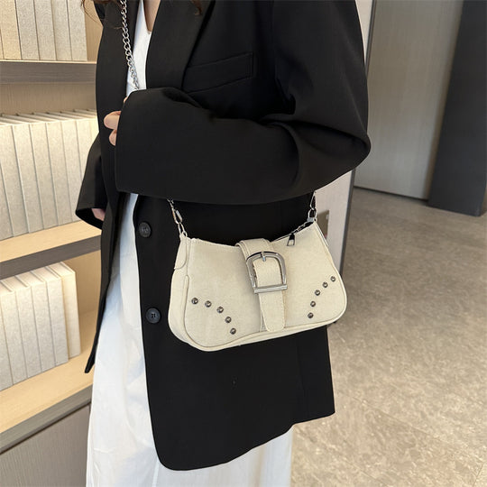 Damen modische Umhängetasche mit dekorativem Kettenriemen und stylischem Verschluss Nord Taschen