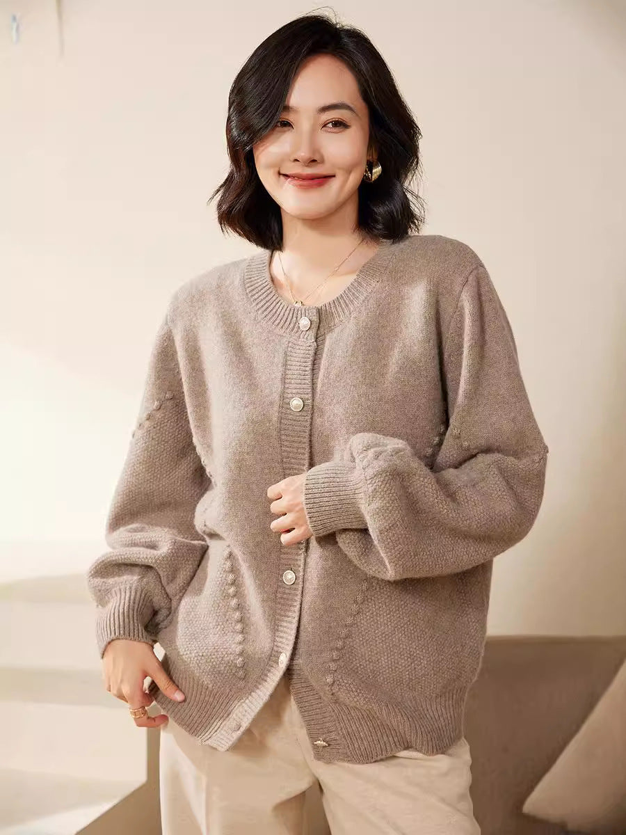 Damen Strickcardigan mit Strukturmuster, Ballonärmeln und Perlmuttknopfleiste Nord Taschen