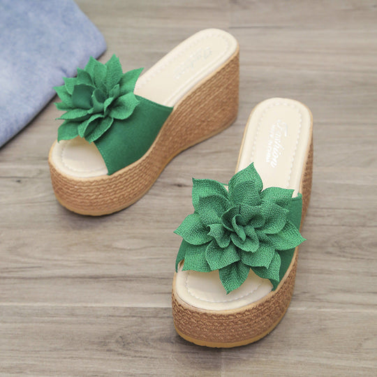 Damen Wedge-Sandalen mit floralen Applikationen und bequemem Fußbett Nord Taschen