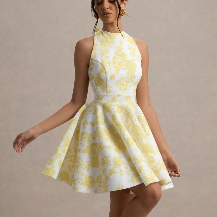 Damen Verspielt tailliertes Minimal-Kleid mit schwingendem Rock und halber Rückenansicht
