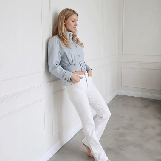 Damen Taillierte Cropped-Jacke mit überlanger Schluppe & breitem Taillengürtel Nord Taschen
