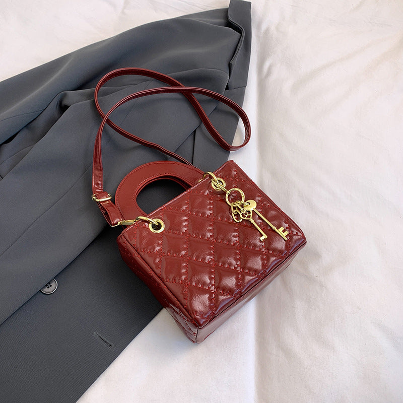 Damen Schultertasche im modernen Steppmuster Nord Taschen