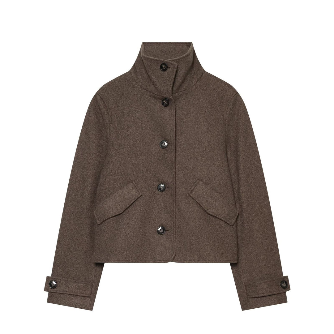 Damen Cropped Boxy-Jacke mit hohem Stehkragen, Knopfleiste und aufgesetzten Pattentaschen Nord Taschen