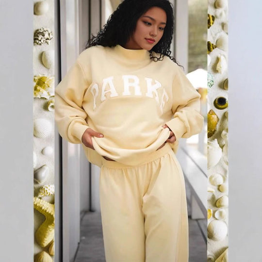 Damen Gemütliches Freizeit-Set mit Oversize kurz geschnittenem Sweatshirt und elastischen Baumwoll-Shorts Nord Taschen