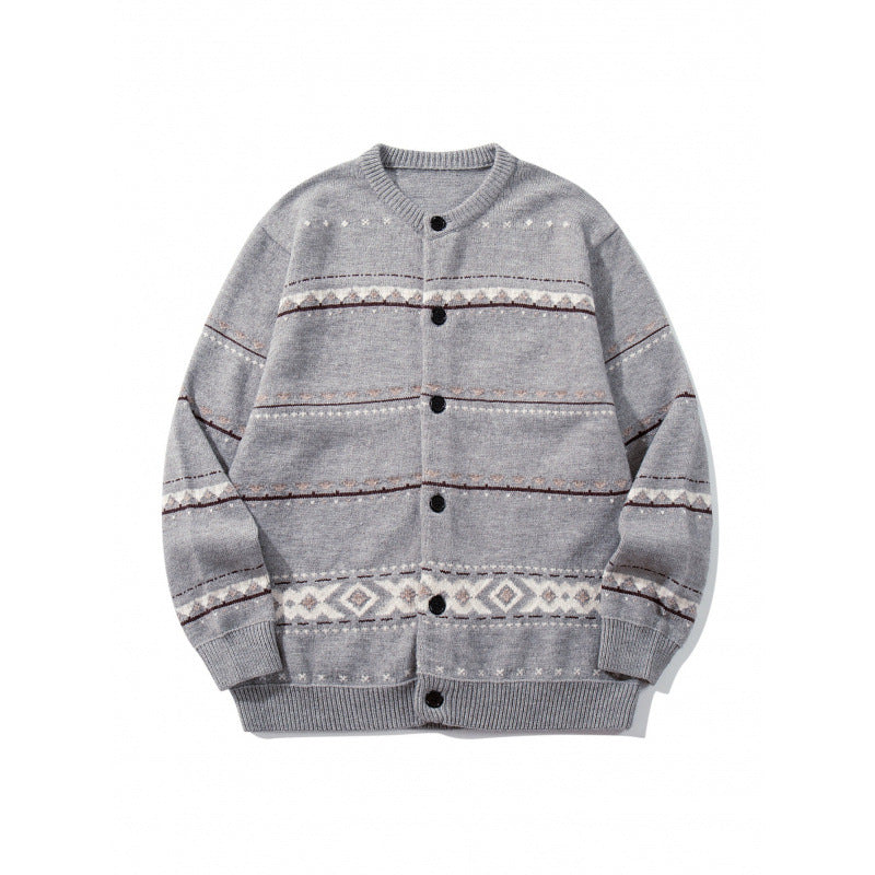 Unisex Jacquard‑Strickcardigan im Boxy‑Cut mit Rundhals und Knopfleiste Nord Taschen