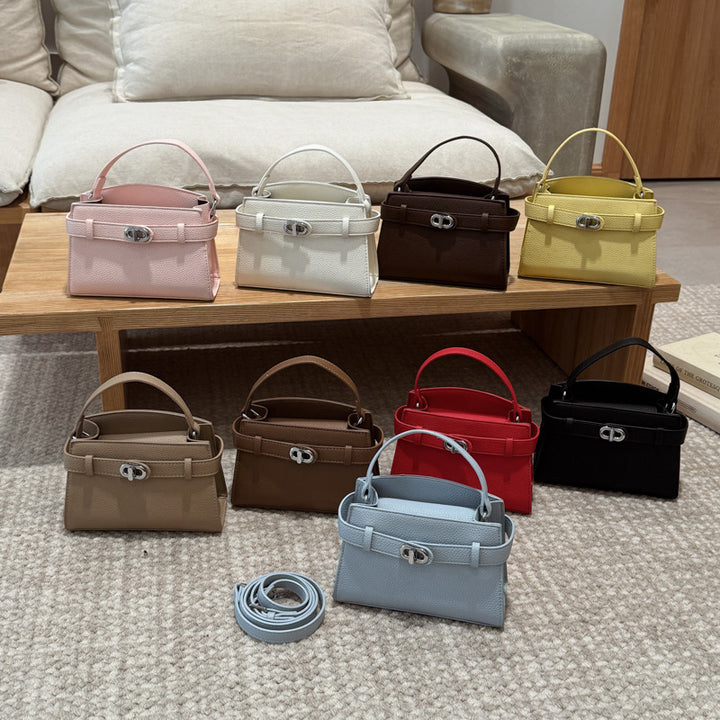 Damen trendige Handtasche mit verspieltem Tieranhänger Nord Taschen