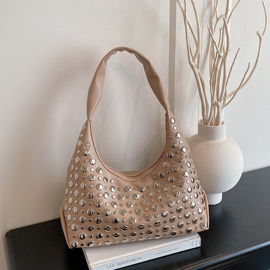 Damen Hobo-Tasche aus hochwertigem Kunstleder mit funkelnden Metallnieten Nord Taschen