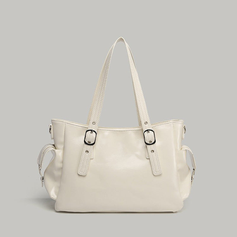 Damen Handtasche mit robustem Reißverschluss und stylischen Metallakzenten Nord Taschen