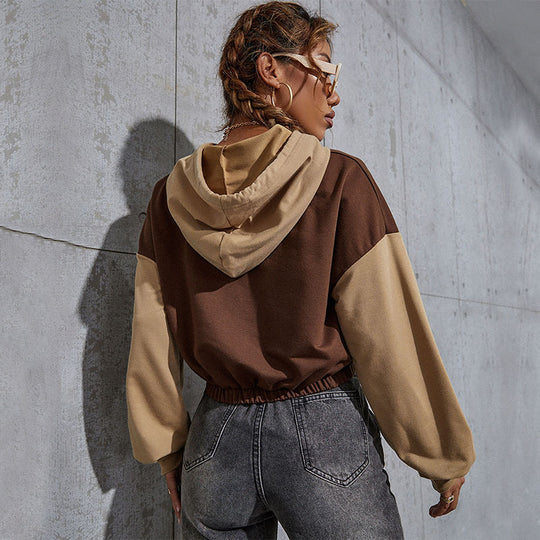 Damen Cropped Hoodie mit Kontrastärmeln, elastischem Saum und schmelzendem Smiley-Print Nord Taschen