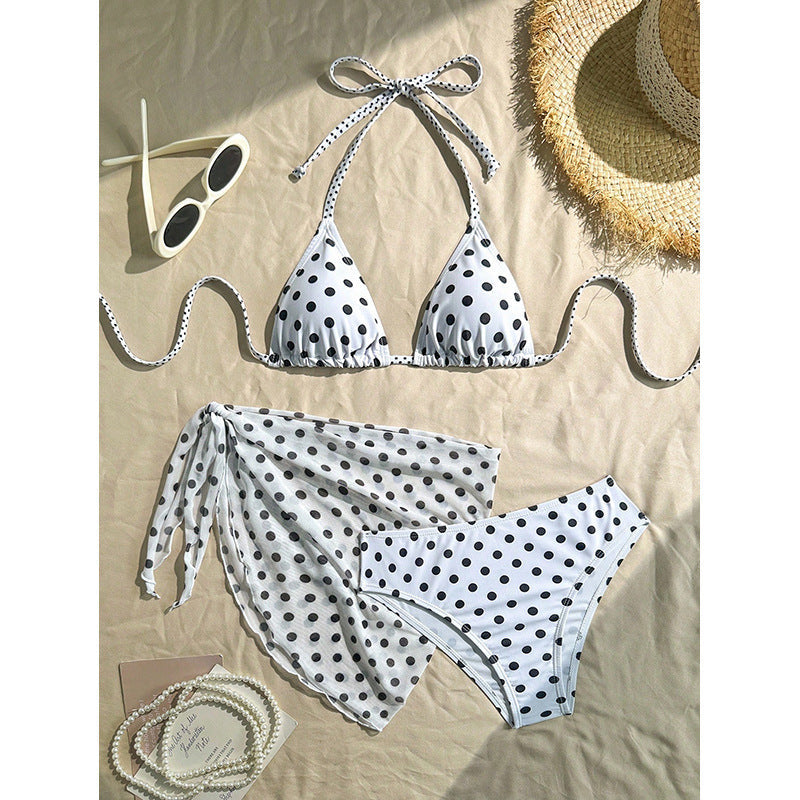 Damen Triangel-Bikini mit verspieltem Polka-Dots-Muster und ergänzt durch einen eleganten Wickelrock Nord Taschen