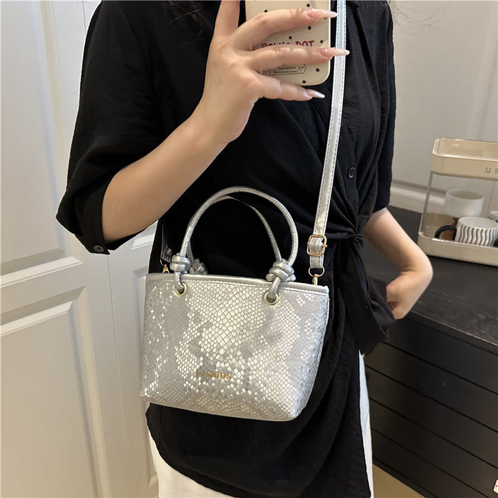 Damen Handtasche aus hochwertigem Kunstleder im edlen Netzdesign Nord Taschen