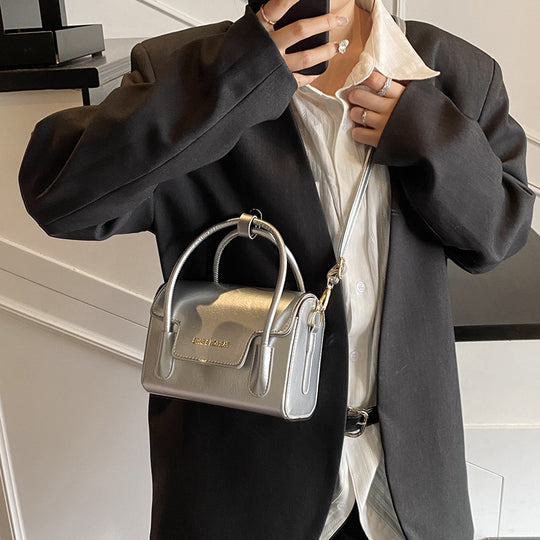 Damen Umhängetasche mit eleganter Struktur und praktischem abnehmbarem Griff Nord Taschen
