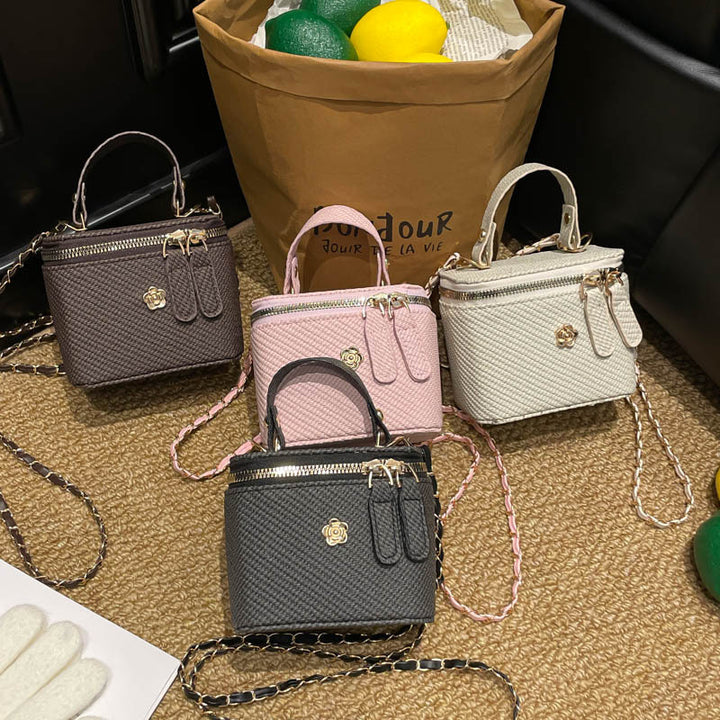 Damen charmante Handtasche im strukturierten Design mit hochwertigem Kettenriemen Nord Taschen