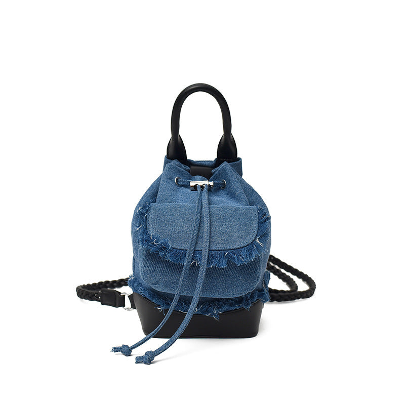 Damen Denim Rucksack mit verspielten Fransen und praktischen Trageoptionen Nord Taschen