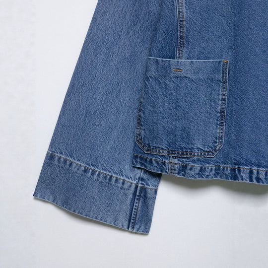 Damen Cropped Oversize-Jeansjacke mit großen aufgesetzten Taschen und sichtbarer Knopfleiste Nord Taschen