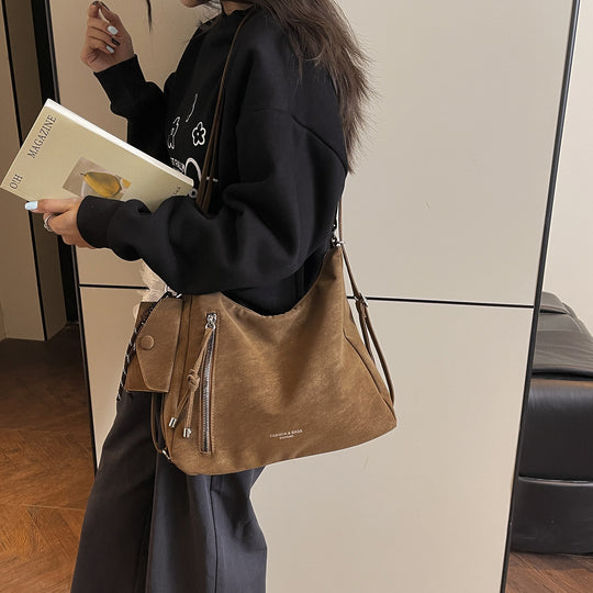 Damen Hobo-Tasche aus hochwertigem Wildleder mit modischen Akzenten Nord Taschen