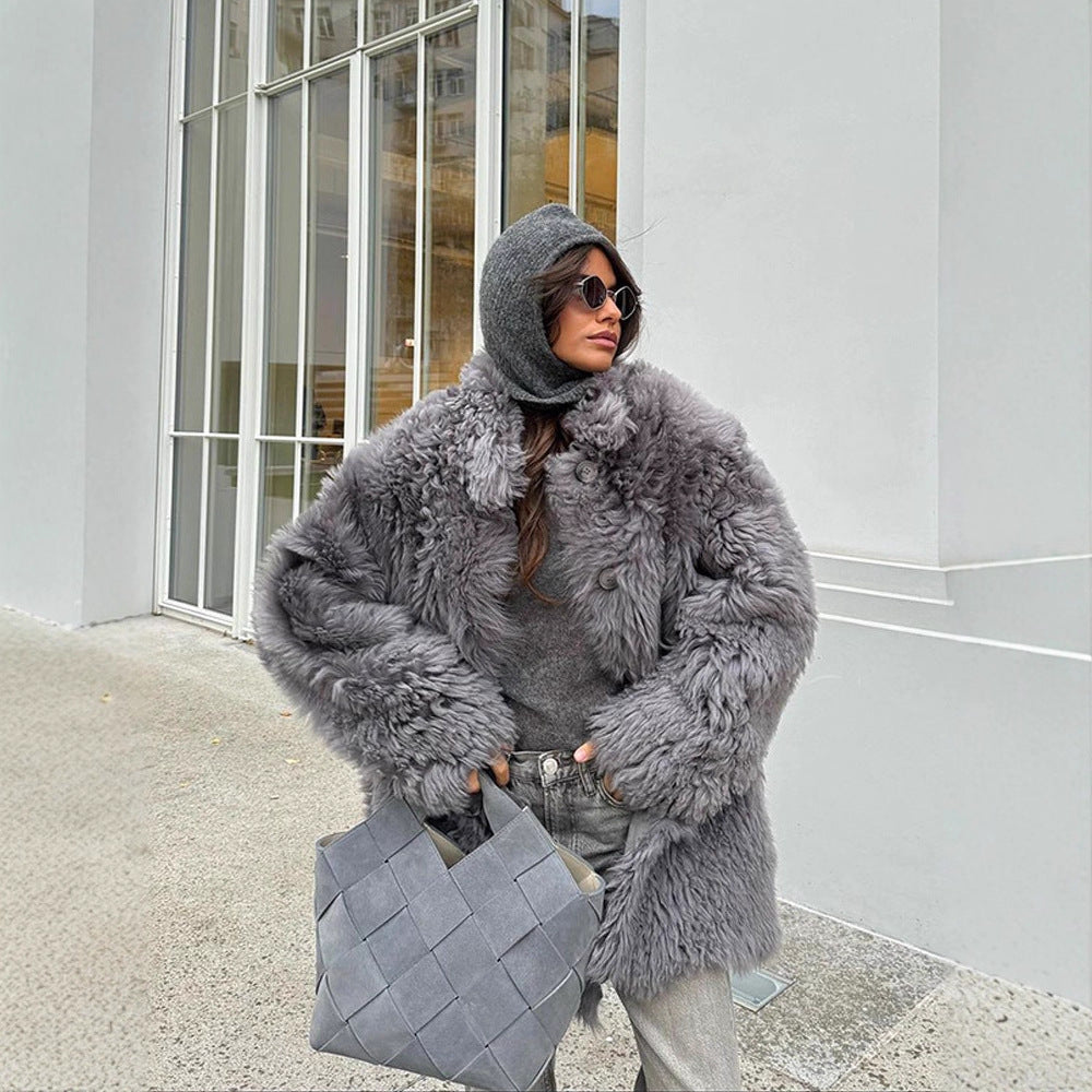 Damen Kurzer Oversize Webpelz‑Mantel mit voluminöser Lockenstruktur und Knopfverschluss Nord Taschen