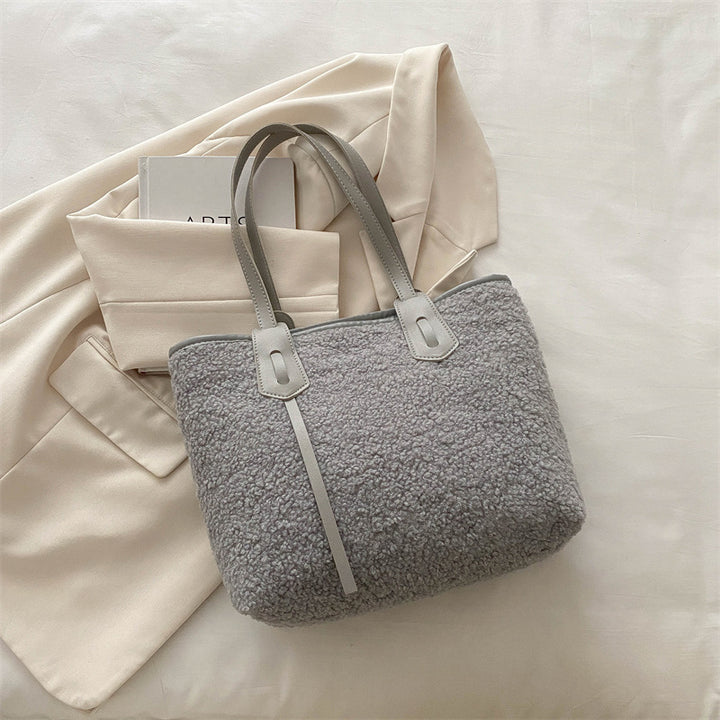 Damen modische Tragetasche aus samtigem Material mit elegantem Design Nord Taschen