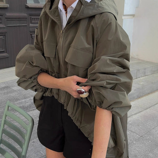 Damen Oversize-Utility-Kapuzenjacke mit Tunnelzug, Pattentaschen und elastischen Bündchen Nord Taschen