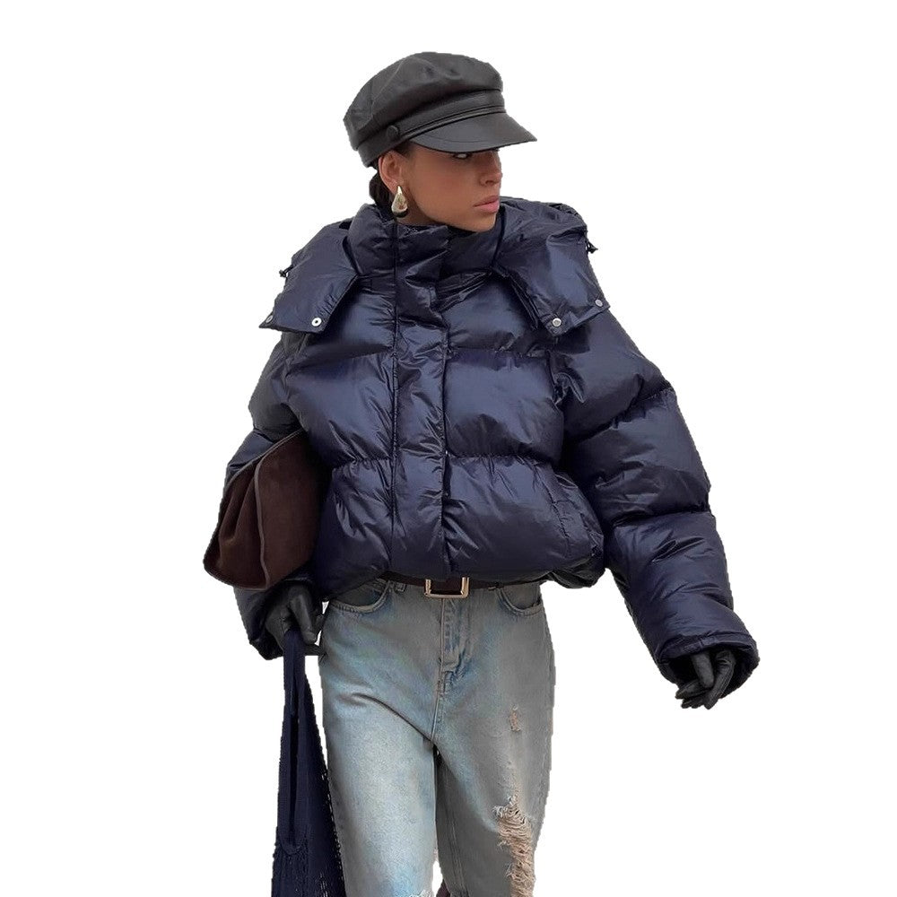 Damen Kurz geschnittene glänzende Oversize-Steppjacke mit hohem Kragen Nord Taschen