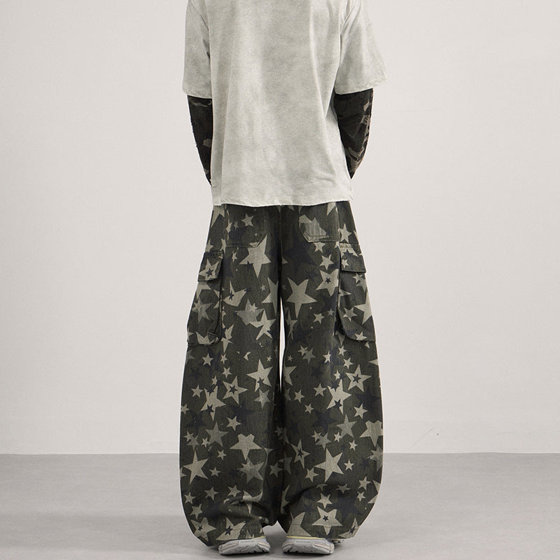 Herren weite Cargo-Palazzo-Hose mit allover Sternen-Print und Utility-Taschen Nord Taschen