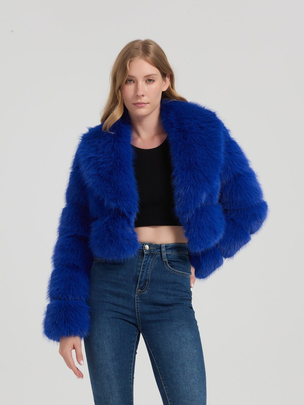 Damen Kurz geschnittene Kunstpelz‑Bolerojacke mit voluminösem Schalkragen Nord Taschen