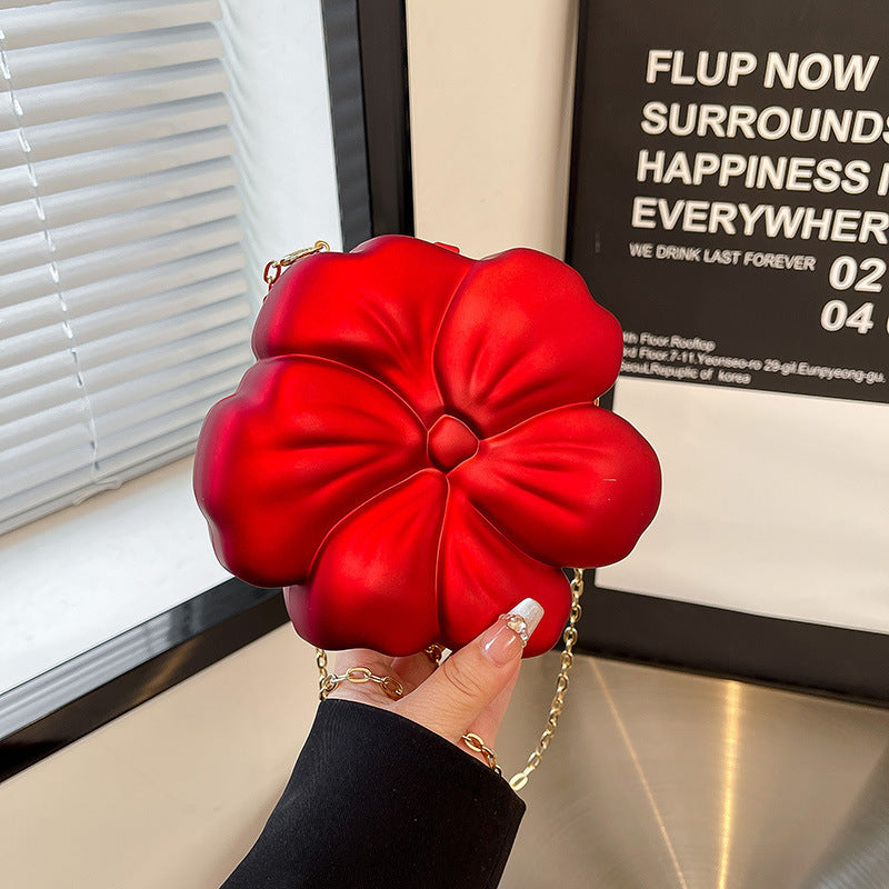 Damen-Clutch mit stilvollem Blumendesign und eleganter Kettenverzierung Nord Taschen