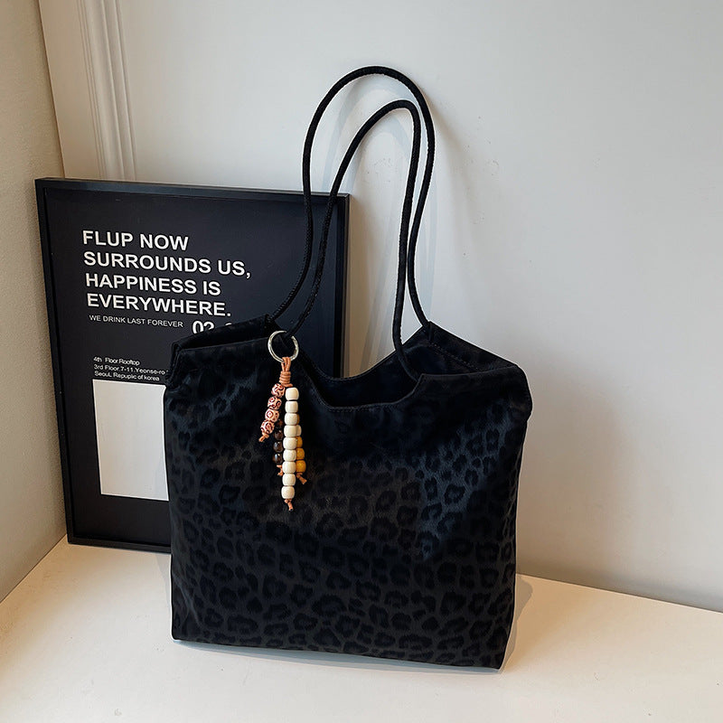 Damen Shopper-Tasche mit elegantem Leo-Design Nord Taschen