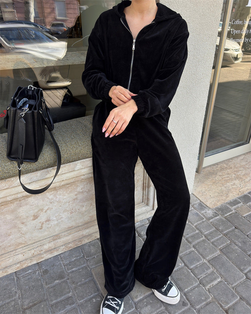 Damen cropped Kapuzen-Zipjacke mit gerafftem Elastiksaum und hochtaillierter Relax-Hose aus softem Sweat Nord Taschen