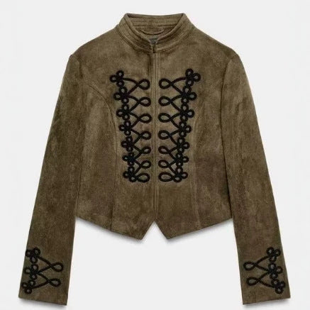 Damen Taillierte Cropped‑Wildlederjacke im Military‑Look mit Mandarinkragen und dekorativen Kordelapplikationen Nord Taschen
