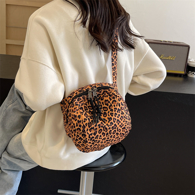 Damen Umhängetasche mit modischem Leopardenmuster und praktischem Fächerdesign Nord Taschen