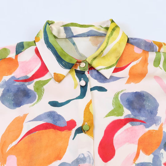 Damen bedruckte Oversize-Bluse mit Hemdkragen und Perlmuttknöpfen Nord Taschen
