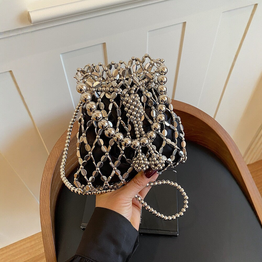Damen Beuteltasche mit glamourösen Perlenakzenten Nord Taschen