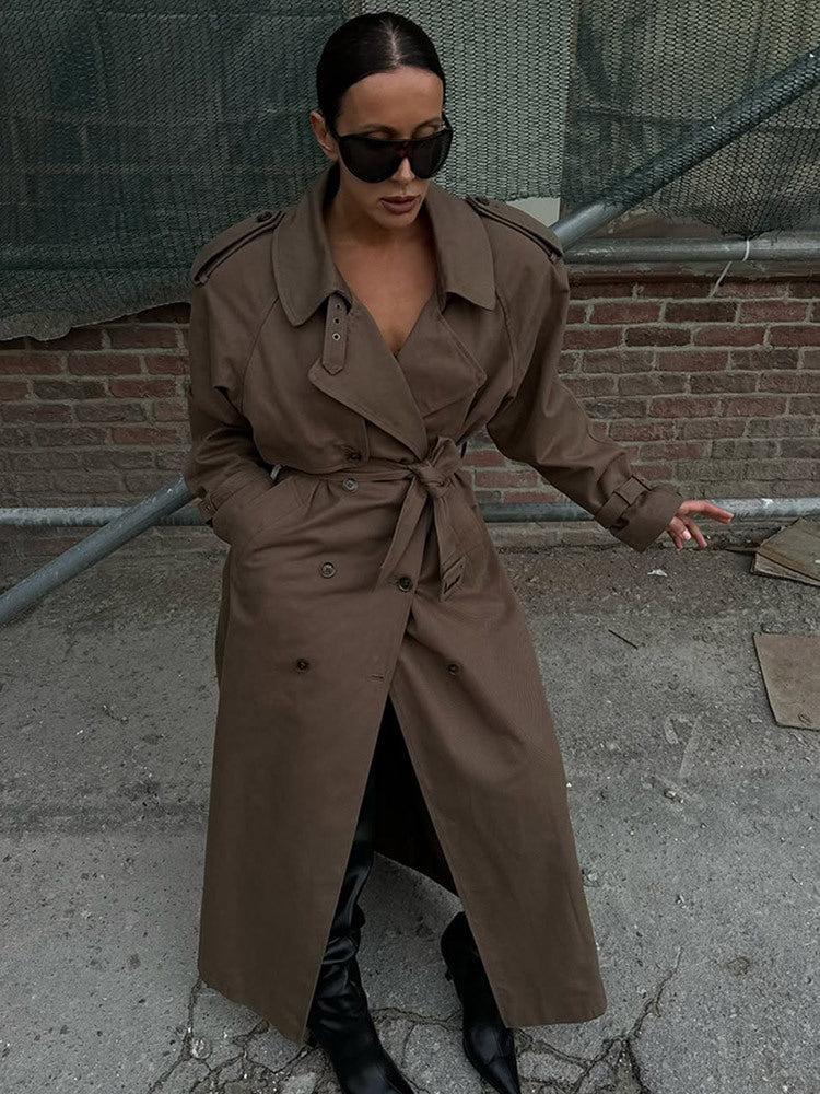 Damen Maxilanger Trenchcoat mit betonter Schulterpartie, doppelter Knopfleiste und Bindegürtel Nord Taschen