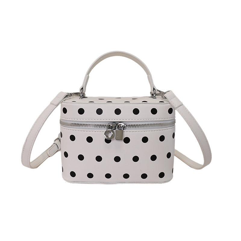 Damen Mini-Handtasche mit verspieltem Design und eleganten Akzenten Nord Taschen