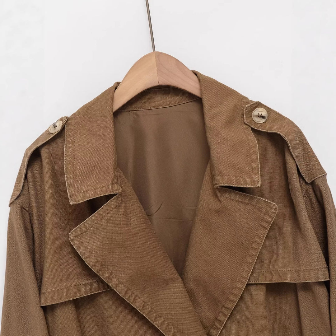 Damen Kurzjacke Trenchstil mit Schulterklappen tailliertem Rippbund und Zierknöpfen Nord Taschen