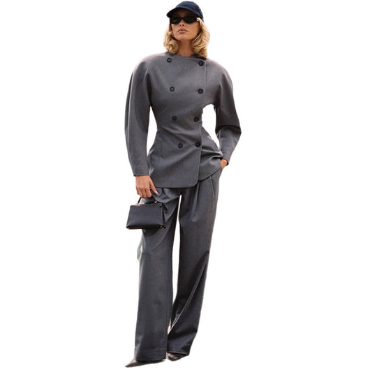 Damen Taillierter Doppelreihiger Blazer mit asymmetrischem Verschluss und Plissee-Hose Nord Taschen