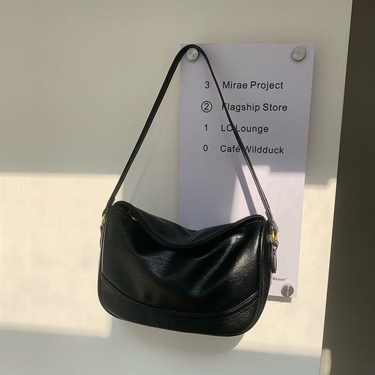 Damen Schultertasche mit eleganter Silhouette und praktischem Überschlag Nord Taschen
