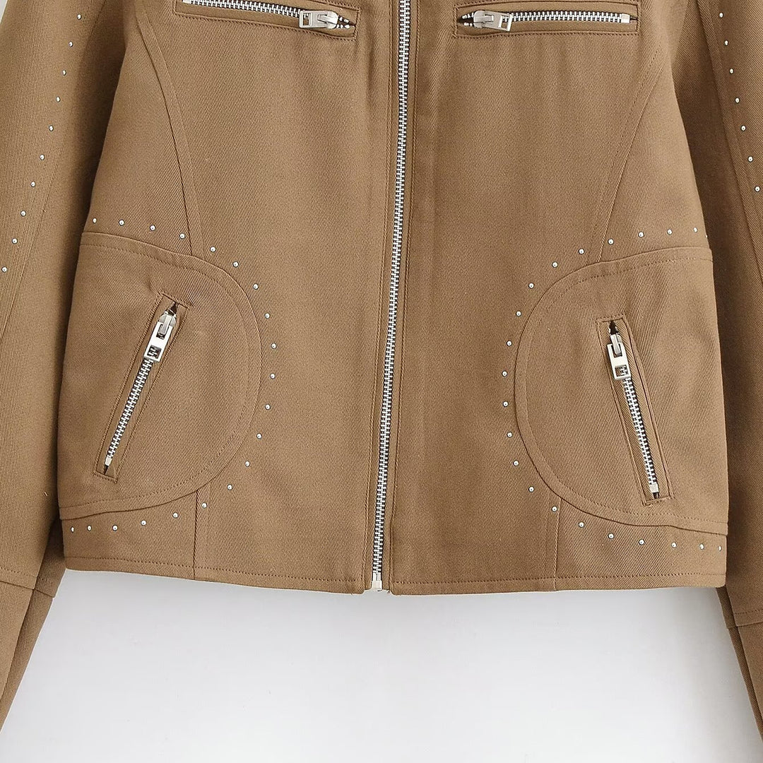 Damen Kurze Velours-Optik Jacke mit Stehkragen, Ziernähten, Nietenapplikation und Reißverschlusstaschen Nord Taschen