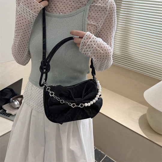 Damen Handtasche mit eleganter Rüschendekoration und perlverziertem Henkel Nord Taschen