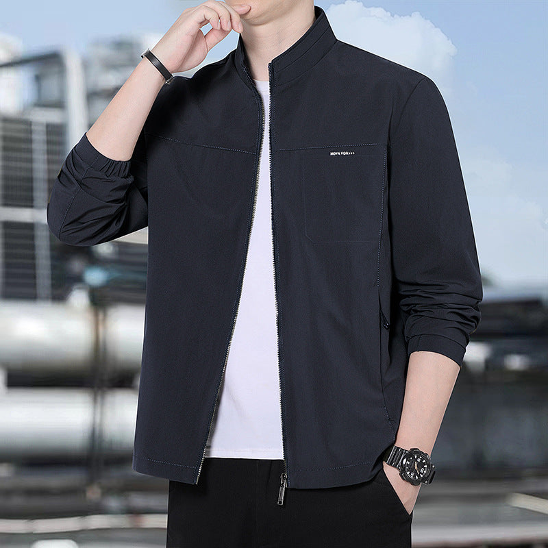 Herren Minimalistische Komfort-Trainingsjacke mit Stehkragen, windabweisendem Softshell-Material und verdeckten Reißverschlusstaschen Nord Taschen