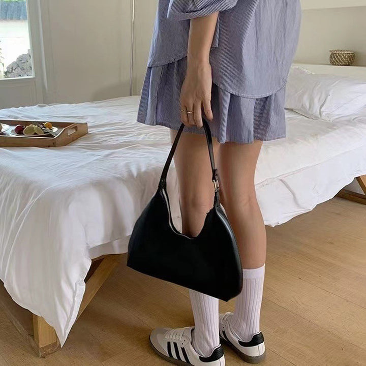 Damen Hobo-Tasche mit elegantem, geschwungenem Design und schickem Kettenakzent Nord Taschen