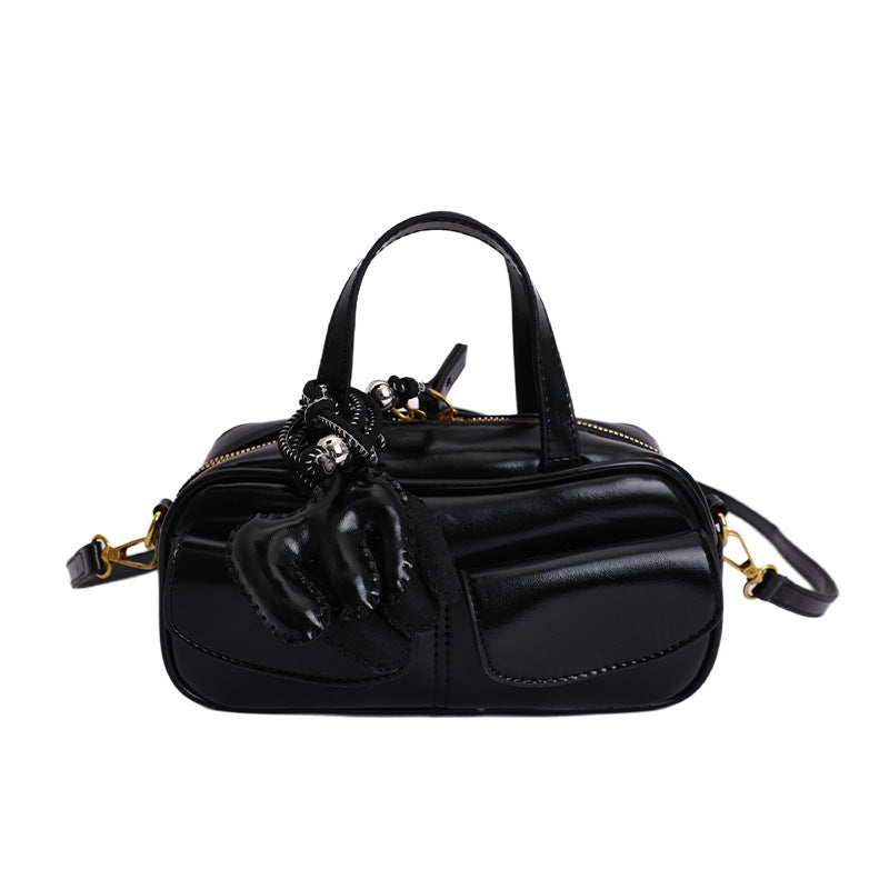 Damen verspielte Mini-Handtasche mit charmantem Tieranhänger Nord Taschen