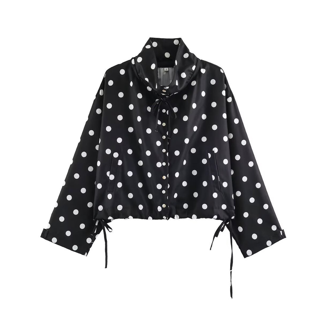 Damen Gepunktete Cropped Bluse‑Jacke mit hohem Tunnelzugkragen und Kordelbund Nord Taschen
