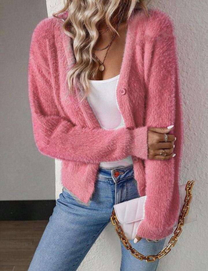 Strickjacke Damen kuschelig mit V-Ausschnitt und Knopfdetails