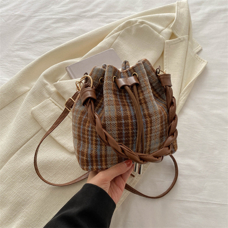 Damen Bequeme Umhängetasche mit Kordelzug Nord Taschen
