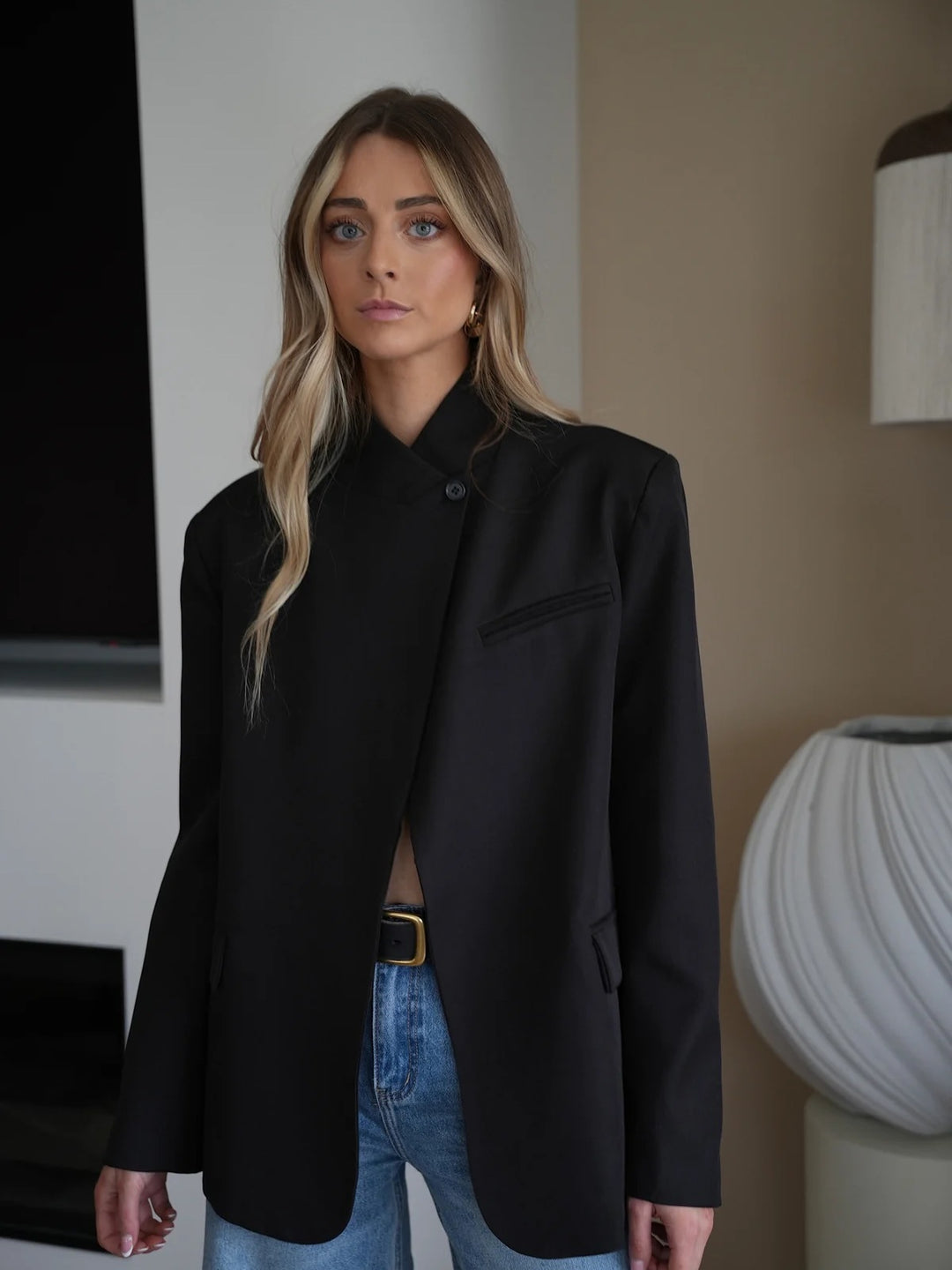 Damen 60+ karierter Mantelblazer mit Mandarinkragen, asymmetrischer Überlappung und Pattentaschen Nord Taschen